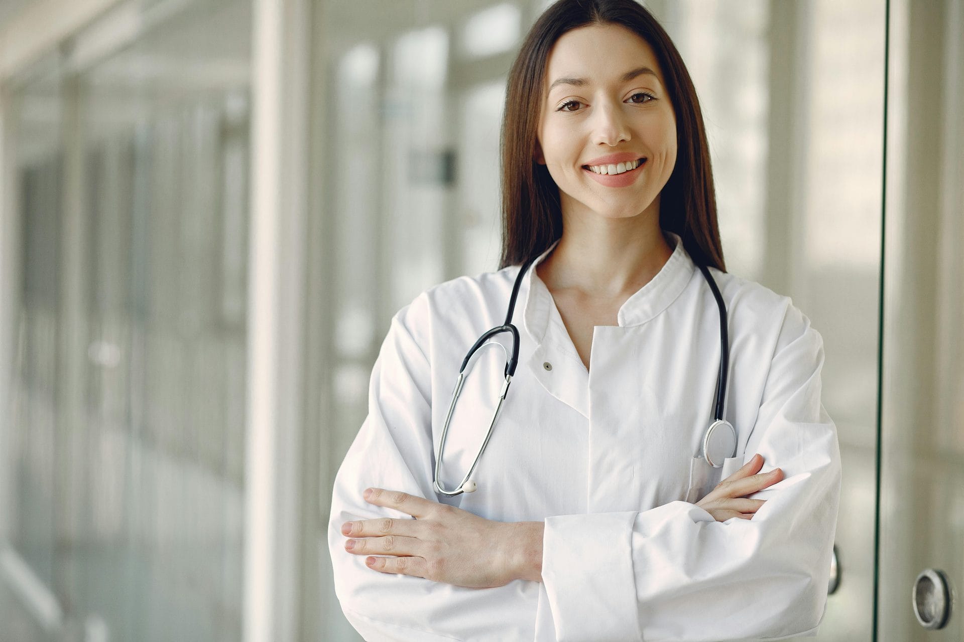 Licensed health insurance advisor helping an American family find a private PPO plan